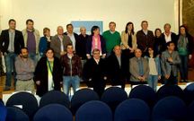 Elena Candia,  entre Barreiro y Balseiro, ayer, en la foto de familia.