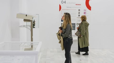 Los aparatos comparten protagonismo con los paneles informativos.