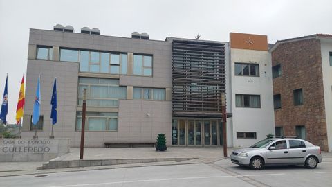 Exterior del consistorio de Culleredo, en Tarr�o.