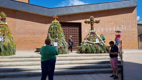 La Festa dos Maios de O Barco incluy una feria de artesana