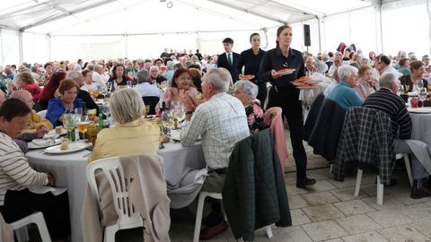 COMIDA DE LOS MAYORES EN PORTO DO SON 2025