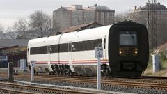Uno de los trenes que cubre el trayecto entre A Coru�a y Ferrol
