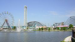 Six Flags 