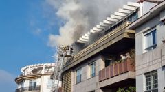 Incendio registrado el pasado jueves en un �tico de la avenida de la Habana de la capital ourensana