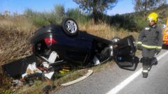 El coche en el que iba la v�ctima volc� tras salirse de la carretera en Monforte