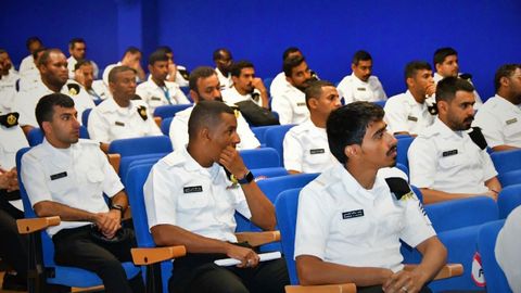 Alumnos saud�es que se forman en las escuelas de la Armada de Ferrol