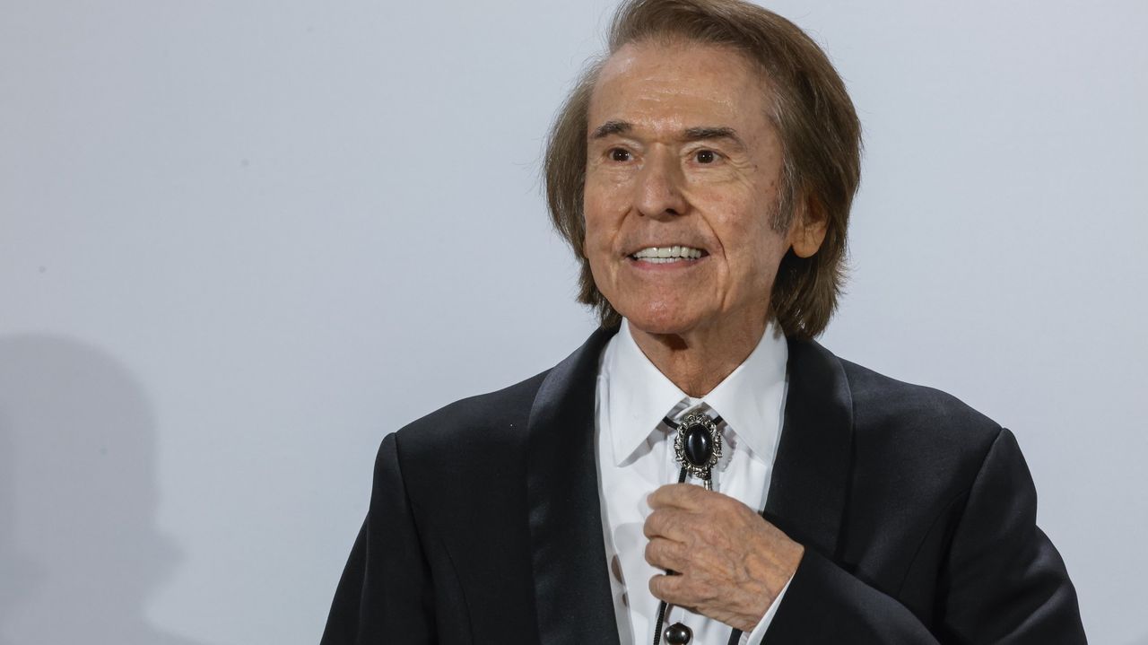 Raphael recuerda lo sucedido en «La Revuelta»: «Quería decir una cosa, pero decía otra al momento de traducirlo en palabras»