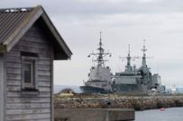 Cantabria y F-105 en el puerto canadiense de Trondheim