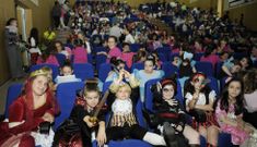 En el Sal�n Teatro lalinense tuvieron lugar actuaciones de teatro, ballet, zumba y kung fu. 