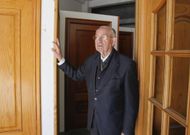 Ram�n V�zquez fund� su maderera, que ahora dirigen sus hijos, hace m�s de 60 a�os. 