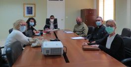 Representantes de C�ritas, Cruz Roja y O Viso se reunieron con la alcaldesa, Elvira Lama