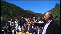 Brindis simb�lico del d�a del movimiento vino, que en la edicion del pasado a�o se hizo en un catamar�n