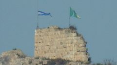 Una bandera israel� ya ondea en el castillo