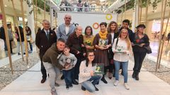 Ganadores del concurso y miembros del jurado. 