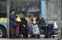 Los estudiantes y las personas mayores son quienes m�s recurren hoy al bus en Vilagarc�a. 