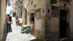 Los locales de Lisboa, salvo los restaurantes, deber�n cerrar a las ocho de la tarde