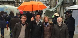 Agustino acudi� acompa�ado de varios miembros de su lista. 