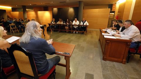 Por la pandemia, la ubicación de los concejales y del público cambia notablemente en el pleno que se celebra a las 20.30 horas de este martes en Viveiro