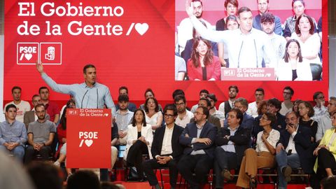 El presidente del Gobierno, Pedro S�nchez, da un discurso durante la reuni�n del Consejo Pol�tico Federal del PSOE, este s�bado en Zaragoza.