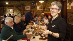 Alicia, en su taberna familiar situada en la parroquia de Santo Andr� de Logare.