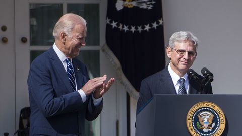 Biden aplaude al juez Merrick Garland en un acto en el 2016