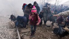 Desesperaci�n de los refugiados en la frontera entre Grecia y Macedonia