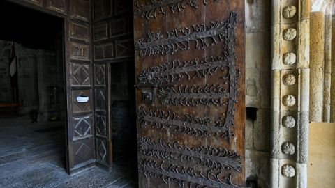 Trabajos de restauracin en la iglesia de Meira