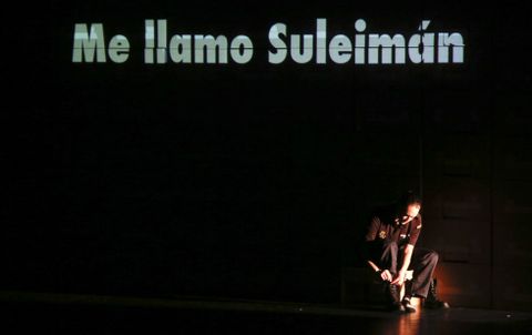 Un intre da representaci�n teatral do pasado s�bado no Pazo da Cultura de Nar�n. 