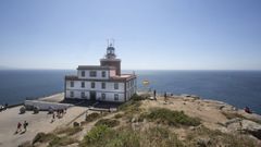 El Estado permite que los faros que dejan de tener su uso tradicional tengan una segunda vida como hoteles, pero ha vetado esa soluci�n para otras construcciones en la costa.