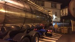 El cami�n qued� bloqueado junto al edificio de Correos