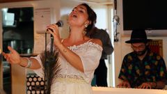 Nastasia Z�rcher act�a en el Club Clavic�mbalo