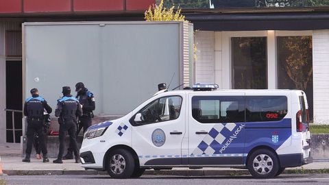 El registro en el local de ocio nocturno de Matogrande moviliz a varios agentes del 092