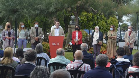 Los socialistas celebraron el Da de Galicia frente al busto de Castelao en Rianxo