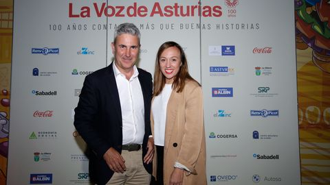 Manuel Moreno, gerente de Canal Voz, junto a Ana Lorenzo, digital marketing manager de La Voz de Galicia.
