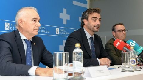 Jos� Mar�a Gra��o, Diego Calvo y Jos� Tronchoni en la presentaci�n de la propuesta de reforma.