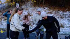 Xoel, el segundo por la derecha, en la concentraci�n de los Alpes