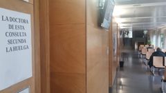 Foto de la primera jornada de huelga en el centro de salud de los Rosales, el pasado martes