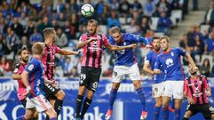 Valentini Horizontal.Valentini intenta un remate de cabeza frente al Tenerife