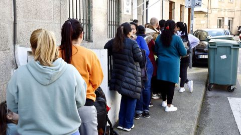 Local de una Asociaci�n de Vecinos en Vigo que hace entrega de ropa a familias en situaci�n precaria.