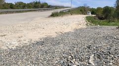 Este es el lugar cercano a la carretera N-120 en el que estaba guardado el material de obra sustra�do en Canaval (Sober)