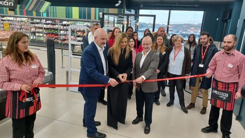 Inauguraci�n del nuevo Eroski de Xux�n