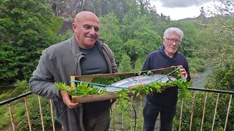 El veterano pescador asturiano Victorino Garc�a en una imagen del a�o 2024, cuando a sus 82 a�os de edad acababa de pescar el campanu del Eo