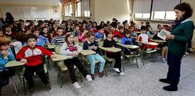 Setenta y cinco ni�os de primaria conocieron A verdadeira historia do pati�o diverso.