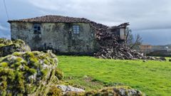 La antigua rectoral de Tuiriz, en Pant�n, sufri� un desplome parcial a causa de las lluvias
