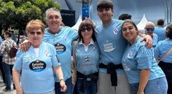 Pi�o, con su familia:�C�ndida Quiroga, Bel�n Su�rez, Iago Sola y Sof�a Sola.