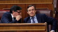 Bermudez de Castro habla con Rafael Hernando, en una imagen de archivo