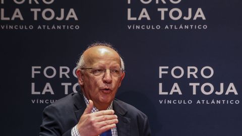 El exministro portugu�s Augusto Santos Silva, en un momento del foro celebrado en Lisboa