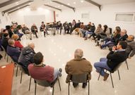 Participantes en la reuni�n celebrada ayer en Dodro. 