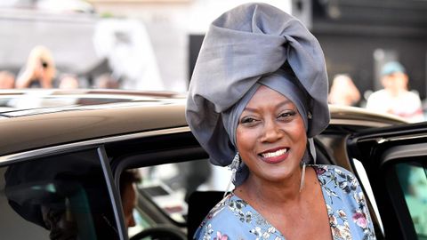 La cantante burundesa Khadja Nin, miembro del jurado de Cannes, a su llegada a la sede del festival