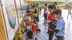 El pabell�n de Corme acogi� el Campionato Galego de tiro con arco